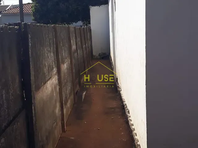 Casa com 250m², à venda, no bairro Pozzobon em Votuporanga