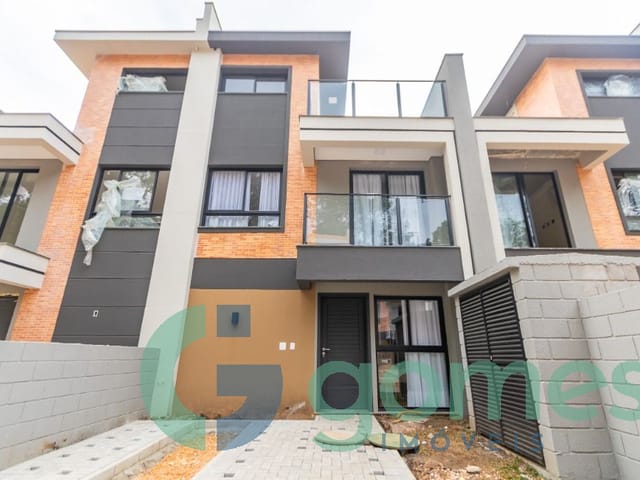 Casa com 267m² 3 quartos e 2 banheiros, à venda, no bairro Santa Cândida em Curitiba