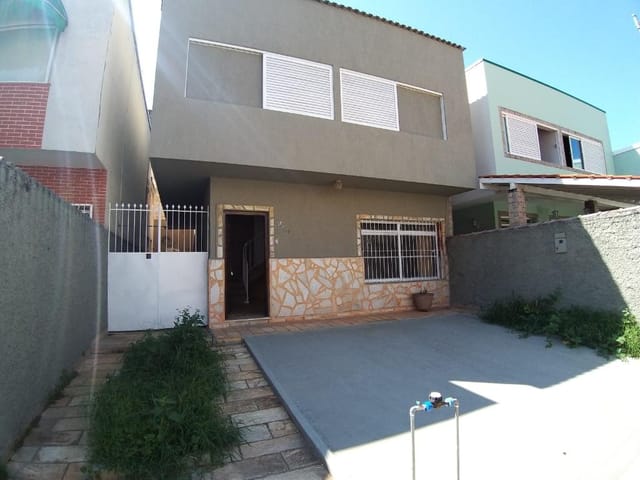Foto do Casa - Casa com 3 dormitórios para alugar, 180 m² por R$ 3.000,00/mês - Varginha - Itajubá/MG | MOHALLEM e LOPES CORRETAGEM E ADMINISTRACAO DE IMOVEIS LTDA