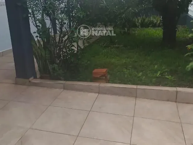 Casa com 200m² 3 quartos e 2 banheiros, para alugar, no bairro Messiânico em Londrina