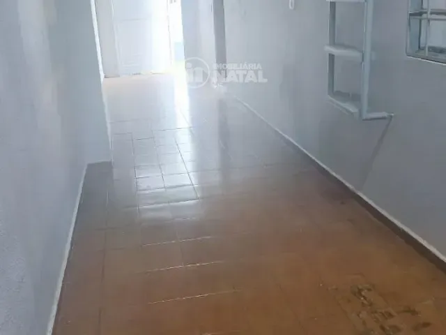 Casa com 200m² 3 quartos e 2 banheiros, para alugar, no bairro Messiânico em Londrina
