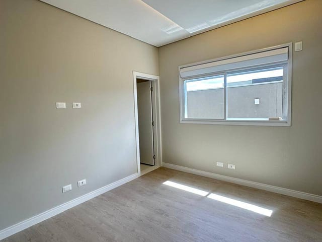 Casa com 403m² 4 quartos e 5 banheiros, à venda, no bairro Jardim Montevidéu em Campo Grande
