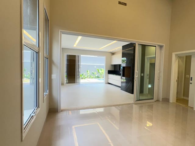 Casa com 403m² 4 quartos e 5 banheiros, à venda, no bairro Jardim Montevidéu em Campo Grande