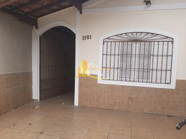 Casa 2 quartos e 2 banheiros, à venda, no bairro Ocian em Praia Grande