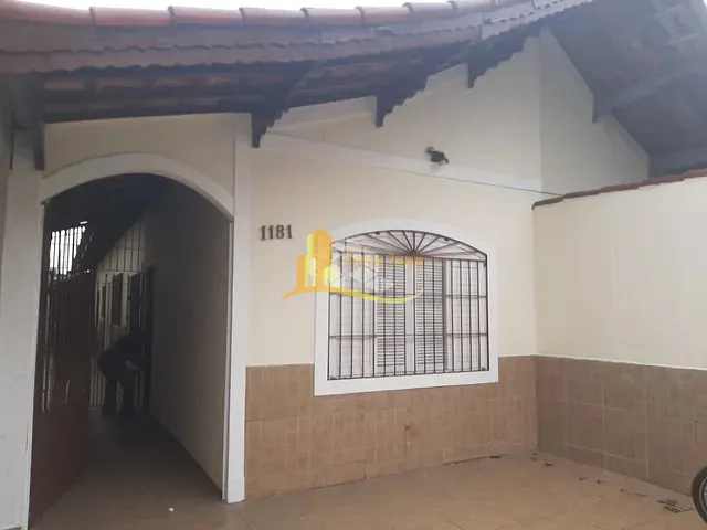 Casa 2 quartos e 2 banheiros, à venda, no bairro Ocian em Praia Grande