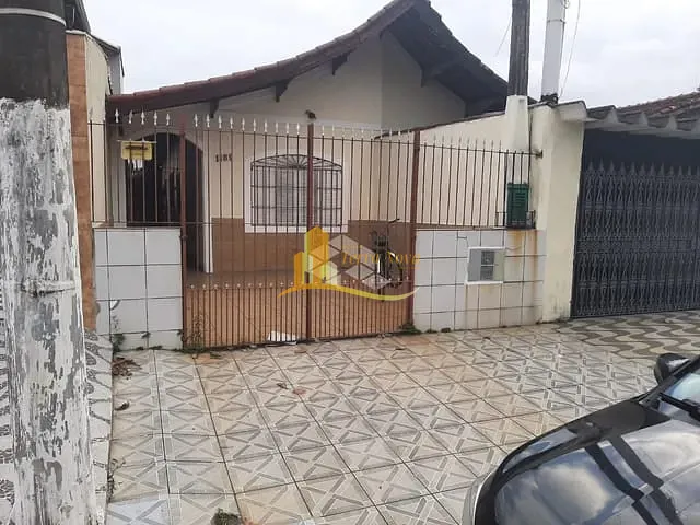 Casa 2 quartos e 2 banheiros, à venda, no bairro Ocian em Praia Grande