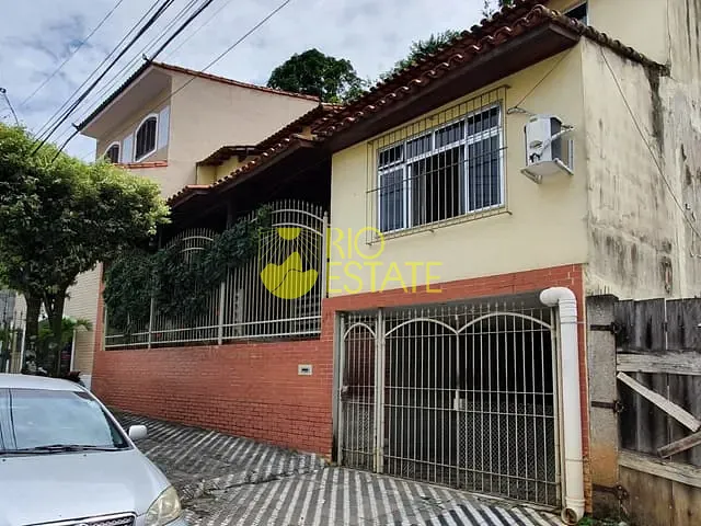 Casa com 351m² 3 quartos e 3 banheiros, à venda, no bairro Santa Rosa em Barra Mansa
