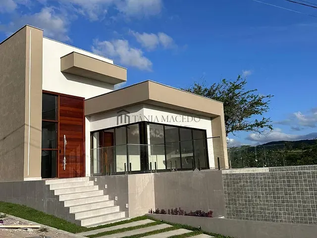 Casa com 435m² 4 quartos e 3 banheiros, à venda, no bairro Porta Florada em Gravatá