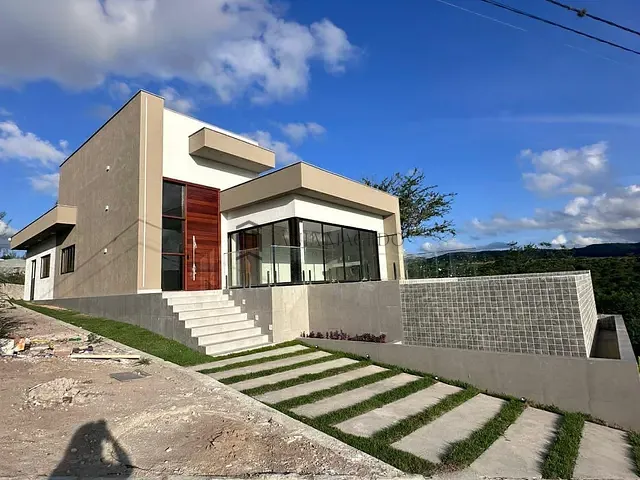 Casa com 435m² 4 quartos e 3 banheiros, à venda, no bairro Porta Florada em Gravatá