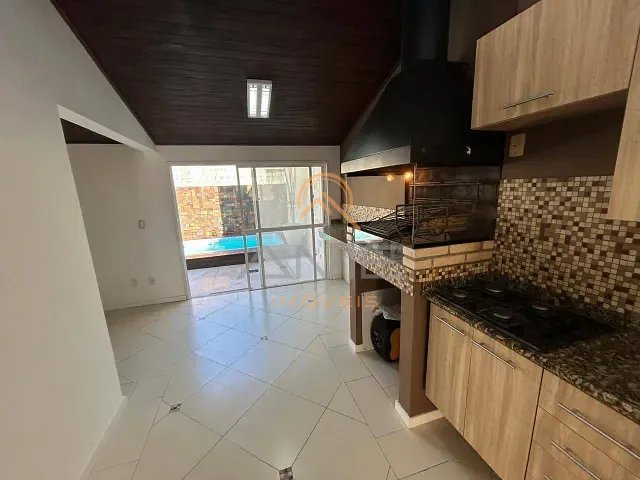 Casa 3 quartos e 3 banheiros, à venda, no bairro Centro em Pelotas