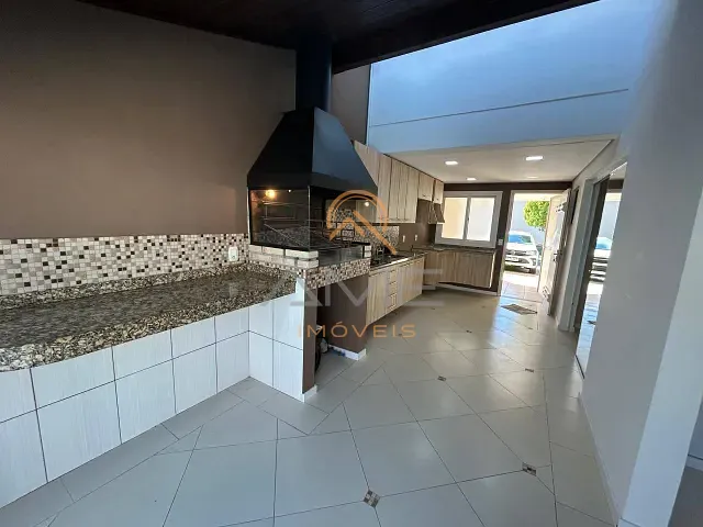 Casa 3 quartos e 3 banheiros, à venda, no bairro Centro em Pelotas