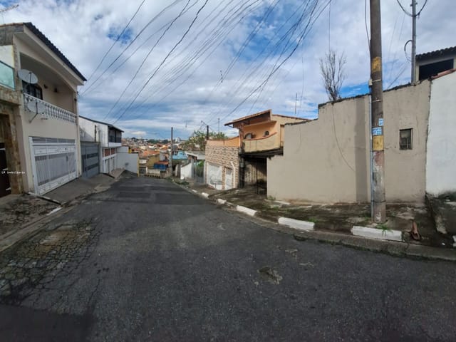 Casa 1 quarto e 1 banheiro, à venda, no bairro Vila Perreli em Poá
