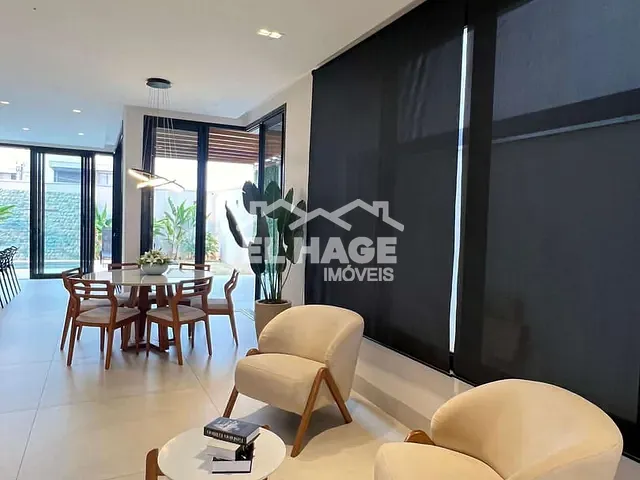 Casa com 300m² 3 quartos e 4 banheiros, à venda, no bairro Jardim Itália em Cuiabá