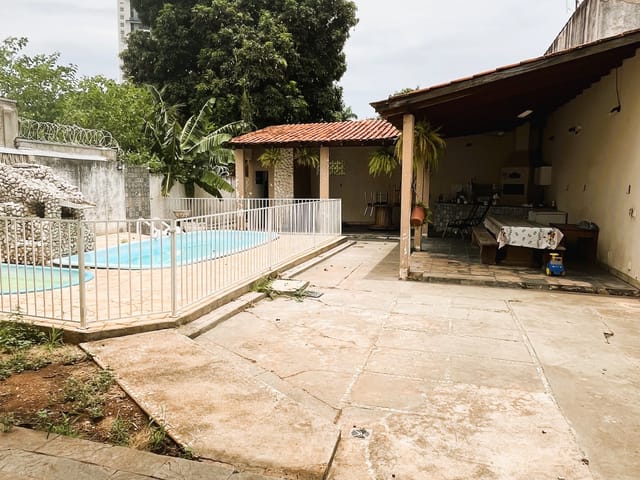 Casa com 648m² 4 quartos e 7 banheiros, à venda, no bairro Jardim Cuiabá em Cuiabá