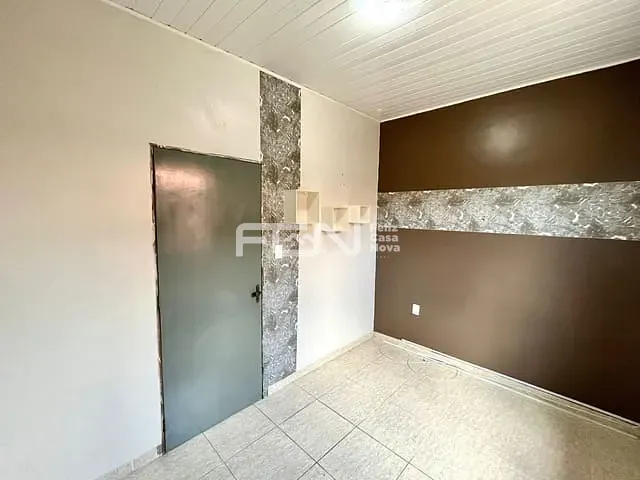 Casa com 80m² 3 quartos e 2 banheiros, para alugar, no bairro Dois de Julho em Camaçari
