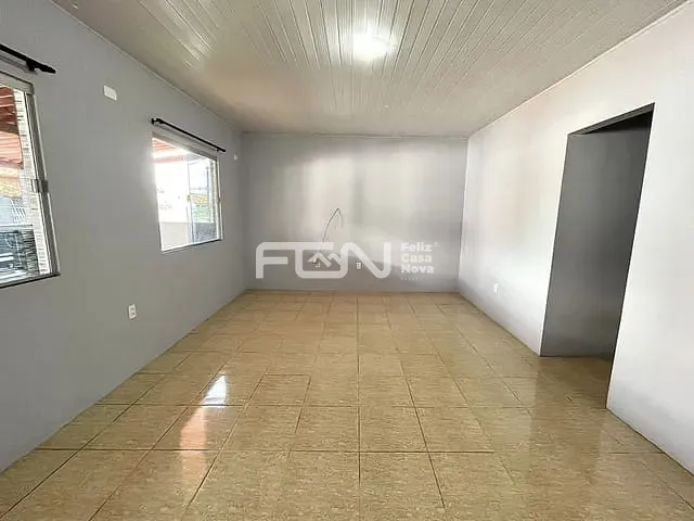 Casa com 80m² 3 quartos e 2 banheiros, para alugar, no bairro Dois de Julho em Camaçari
