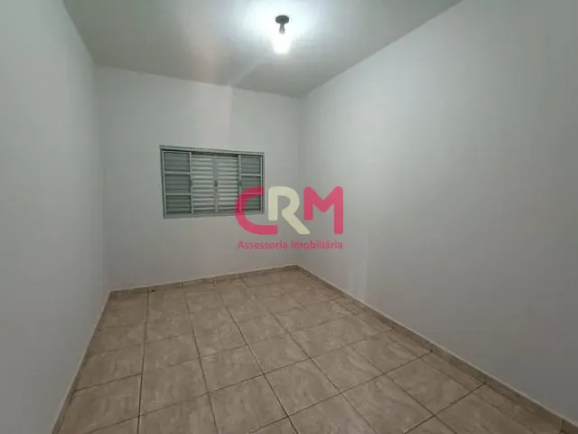 Casa com 232m² 2 quartos e 1 banheiro, para alugar, no bairro Centro em Taquaritinga