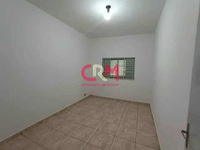 Casa com 232m² 2 quartos e 1 banheiro, para alugar, no bairro Centro em Taquaritinga