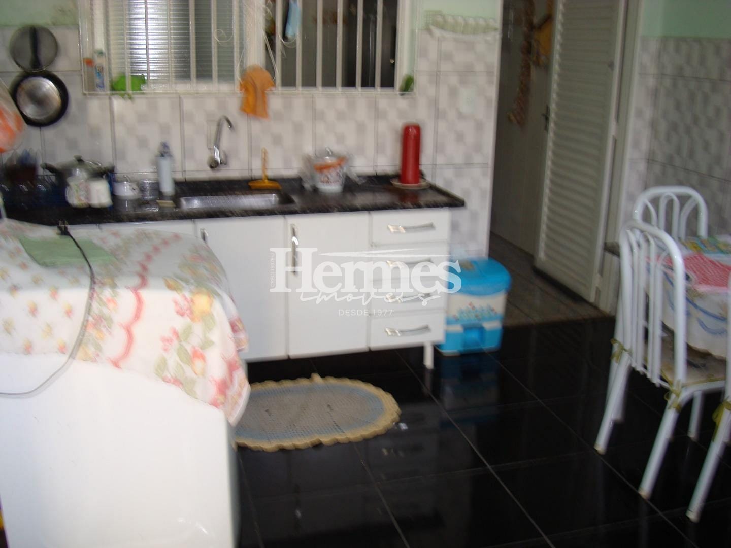Casa à venda com 5 quartos, 220m² - Foto 4