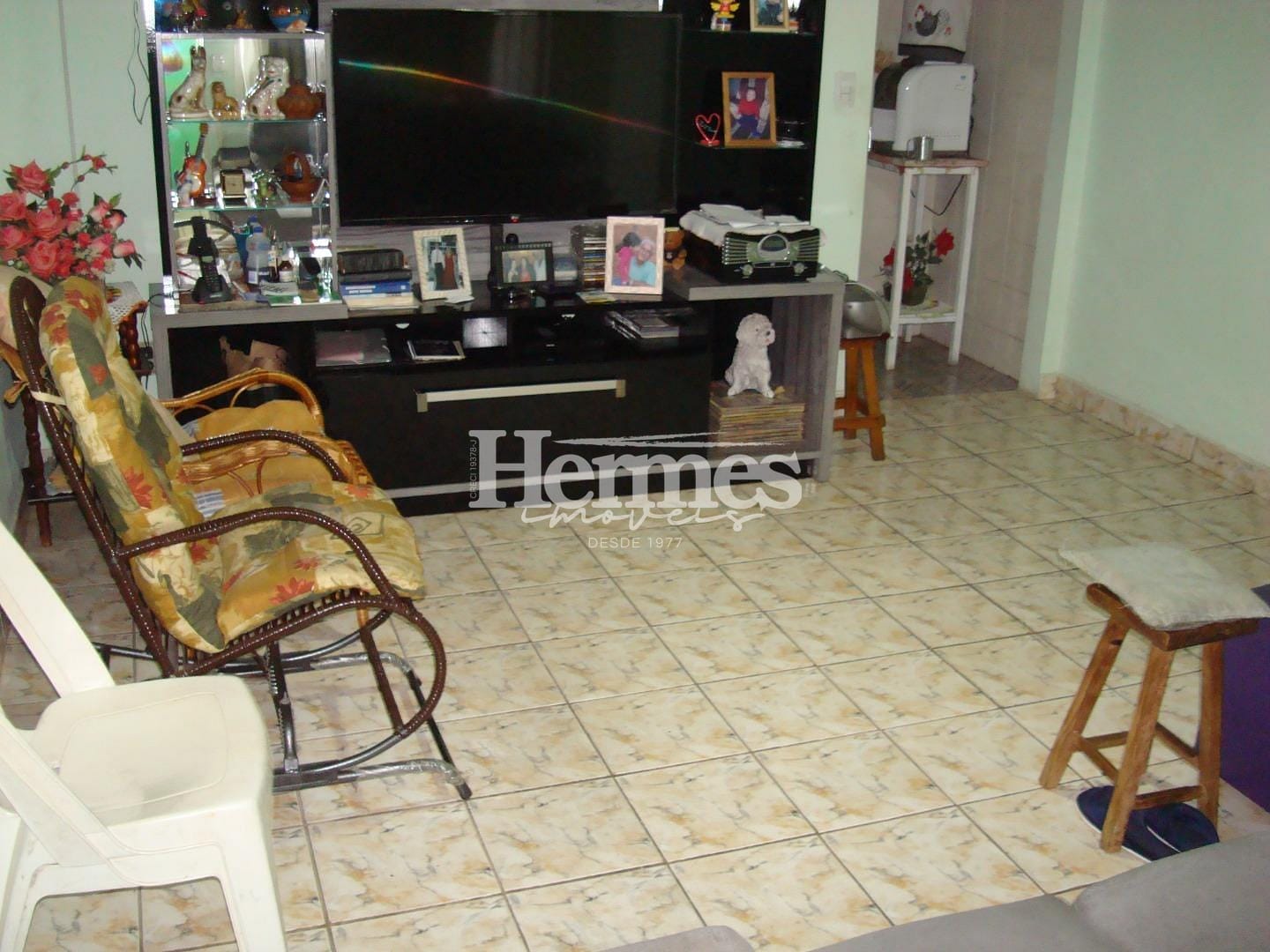 Casa à venda com 5 quartos, 220m² - Foto 2