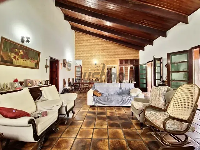 Casa com 360m² 5 quartos e 2 banheiros, à venda, no bairro Centro em Itanhaém