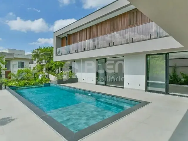 Casa 4 quartos e 5 banheiros, à venda, no bairro Alphaville em Santana de Parnaíba
