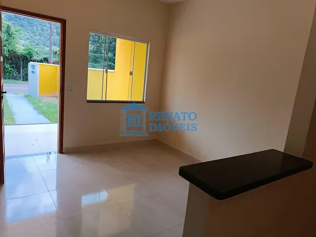 Casa 2 quartos e 1 banheiro, para alugar, no bairro Espraiado (Ponta Negra) em Maricá
