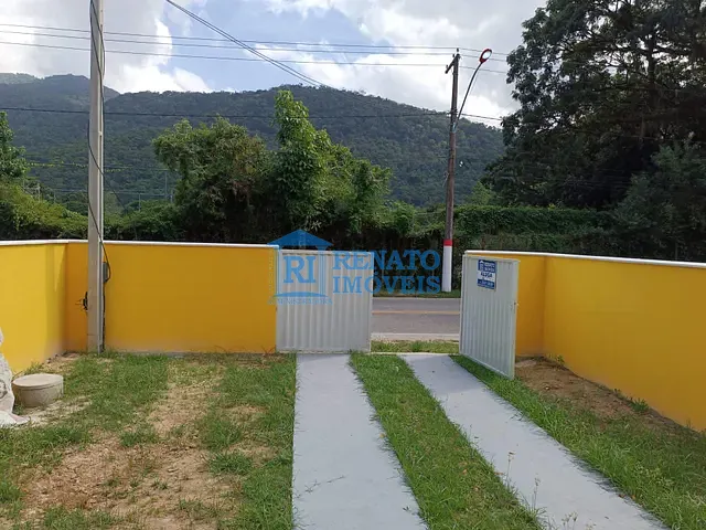 Casa 2 quartos e 1 banheiro, para alugar, no bairro Espraiado (Ponta Negra) em Maricá
