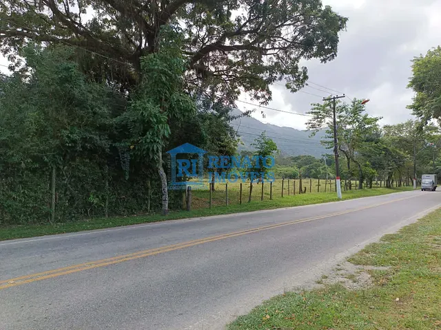Casa 2 quartos e 1 banheiro, para alugar, no bairro Espraiado (Ponta Negra) em Maricá