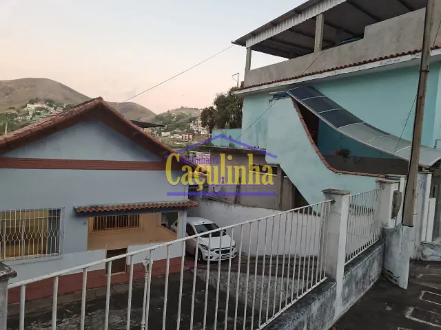 Casa com 1m² 2 quartos e 3 banheiros, à venda, no bairro Matadouro em Barra do Piraí