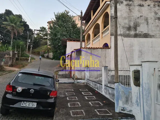 Casa com 1m² 2 quartos e 3 banheiros, à venda, no bairro Matadouro em Barra do Piraí