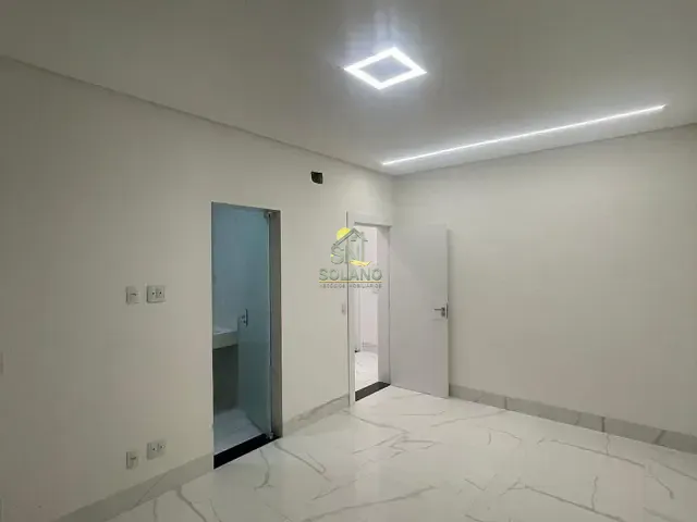 Casa com 417m² 4 quartos e 5 banheiros, à venda, no bairro Residencial Goiânia Golfe Clube em Goiânia