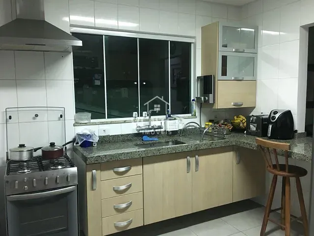 Casa com 400m² 3 quartos e 3 banheiros, à venda, no bairro Jardim de Alah em Taubaté