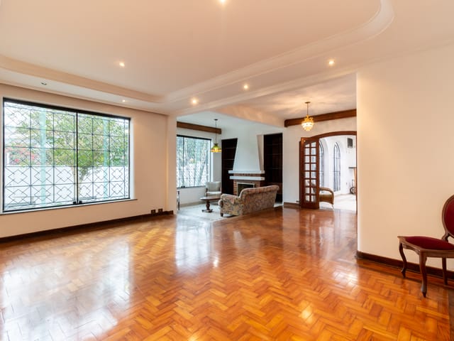 Casa com 393m² 3 quartos e 4 banheiros, à venda, no bairro Jardim da Saúde em São Paulo
