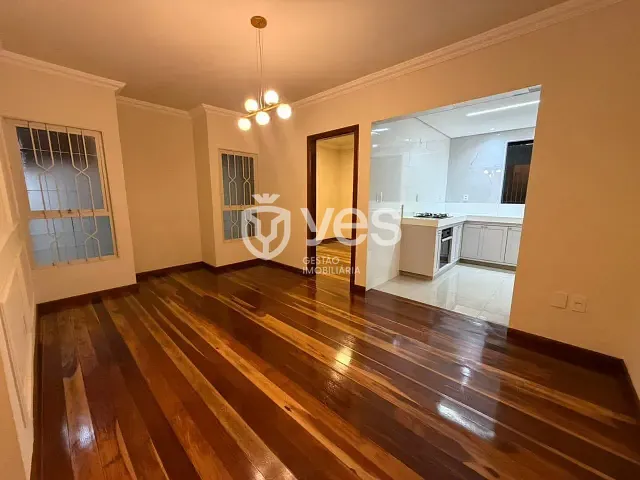 Casa 4 quartos e 3 banheiros, à venda, no bairro Vila Silvéria em Araxá