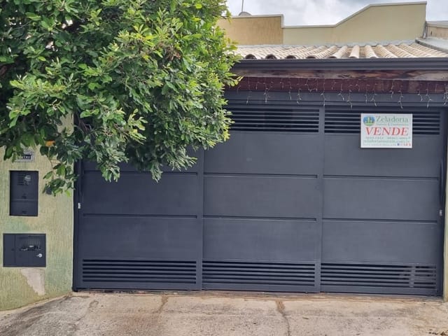 Casa com 200m² 2 quartos e 2 banheiros, à venda, no bairro Jardim das Flores em São João da Boa Vista
