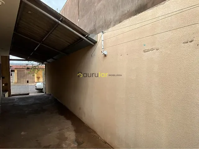 Casa 2 quartos e 1 banheiro, para alugar, no bairro Vila Nove de Julho em Bauru
