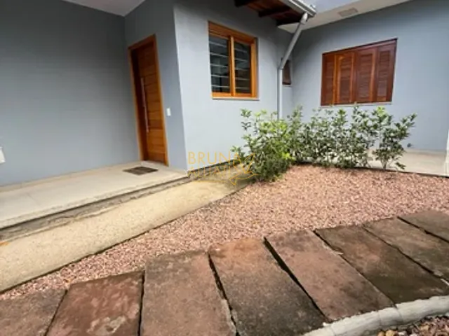 Casa 3 quartos e 2 banheiros, para alugar, no bairro Oeste em Sapiranga