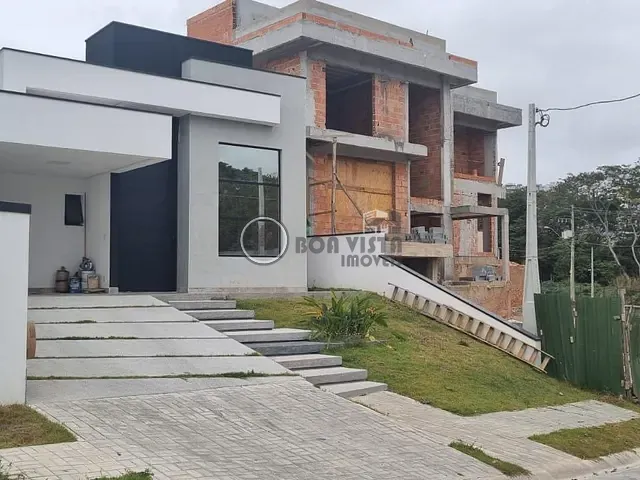 Casa com 321m² 3 quartos e 5 banheiros, à venda, no bairro Parque Residencial Itapeti em Mogi das Cruzes