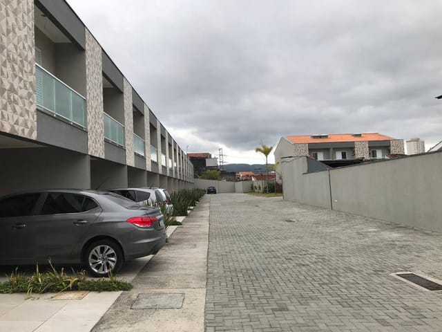 Casa 3 quartos e 3 banheiros, à venda, no bairro Alto Ipiranga em Mogi das Cruzes