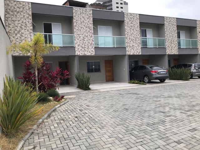 Casa 3 quartos e 3 banheiros, à venda, no bairro Alto Ipiranga em Mogi das Cruzes