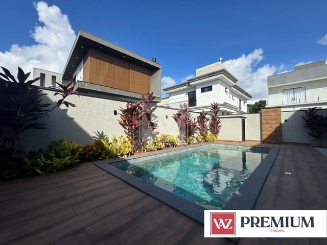 Casa com 378m² 4 quartos e 5 banheiros, à venda, no bairro Santa Regina em Camboriú