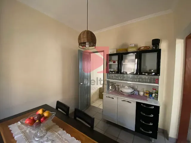 Casa 2 quartos e 1 banheiro, à venda, no bairro Centro em Analândia