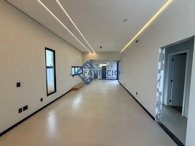 Casa com 250m² 3 quartos e 4 banheiros, à venda, no bairro Pinheirinho em Vinhedo