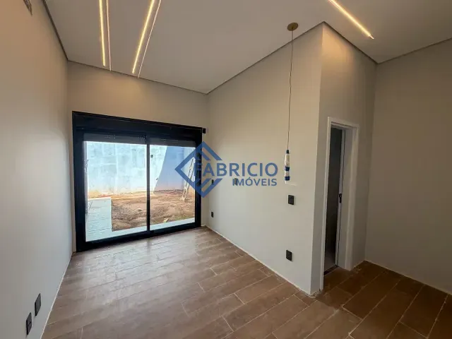 Casa com 250m² 3 quartos e 4 banheiros, à venda, no bairro Pinheirinho em Vinhedo