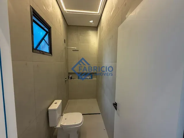 Casa com 250m² 3 quartos e 4 banheiros, à venda, no bairro Pinheirinho em Vinhedo