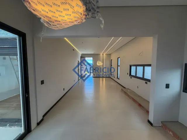 Casa com 250m² 3 quartos e 4 banheiros, à venda, no bairro Pinheirinho em Vinhedo