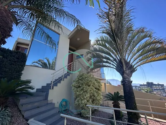 Casa com 625m² 3 quartos e 3 banheiros, à venda, no bairro Centenário em Sapiranga