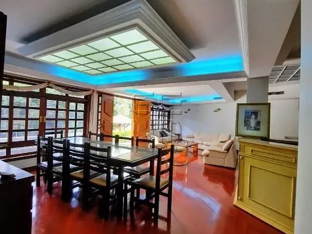 Casa com 427m², à venda, no bairro Jardim Nova Londrina em Londrina