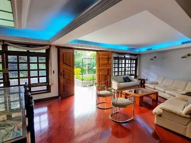 Casa com 427m², à venda, no bairro Jardim Nova Londrina em Londrina